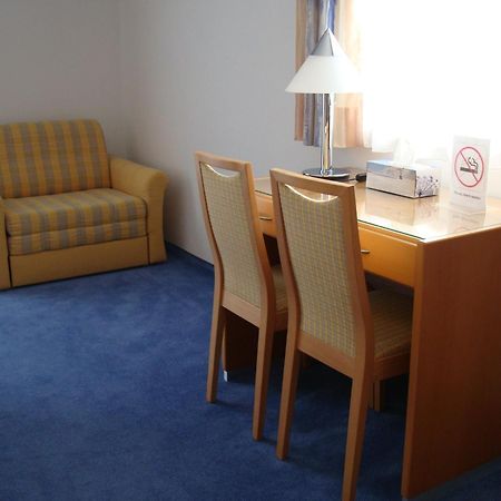 Pension Demmel, Bed & Breakfast Bruckmuhl Luaran gambar