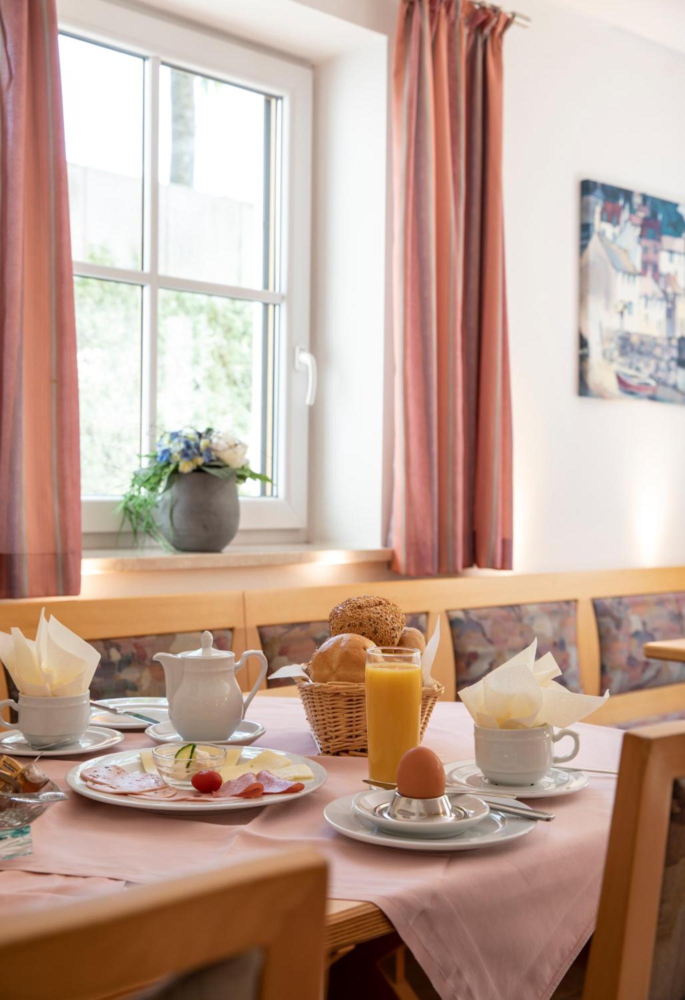 Pension Demmel, Bed & Breakfast Bruckmuhl Luaran gambar