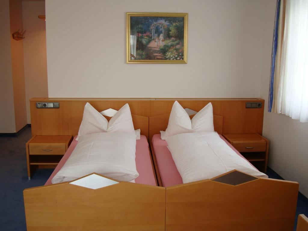 Pension Demmel, Bed & Breakfast Bruckmuhl Bilik gambar